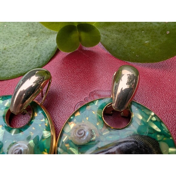 Vintage Chunky Green Earrings, Beachy Shell Earrings - Picture 9 of 16
